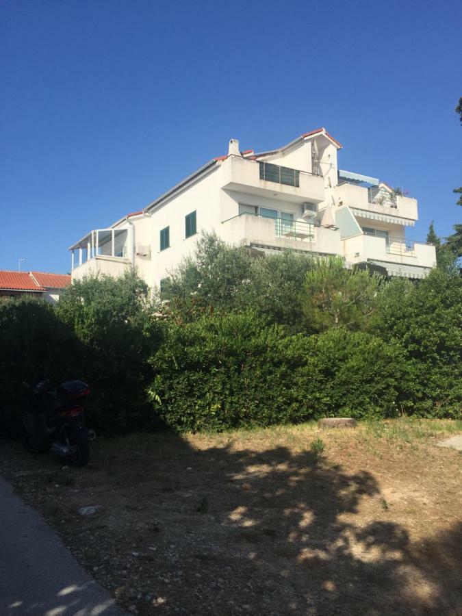 Ivana Apartment With Terrace Novaglia Esterno foto